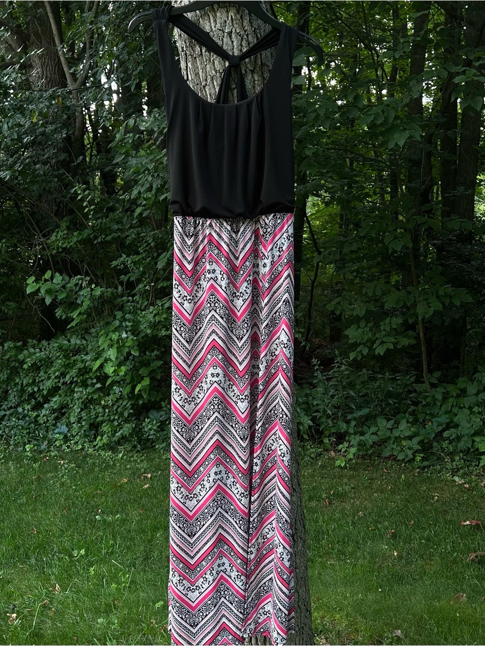 Three Pink Hearts Black & Pink Chevron Zig Zag Knit Maxi Dress
